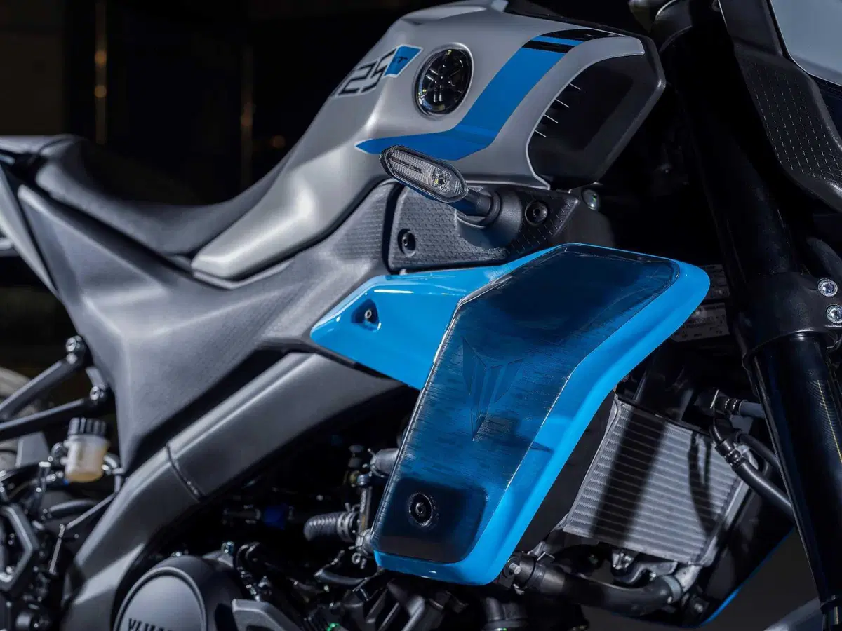 Yamaha svela la nuova generazione della MT-125 per il 2027 (13)