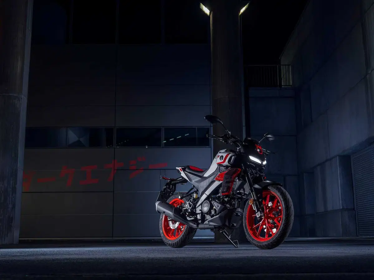 Yamaha svela la nuova generazione della MT-125 per il 2027 (18)