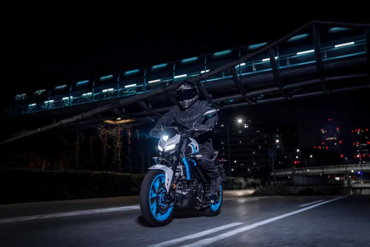 Yamaha svela la nuova generazione della MT-125 per il 2027 (29)