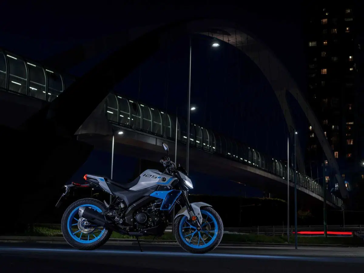 Yamaha svela la nuova generazione della MT-125 per il 2027 (32)