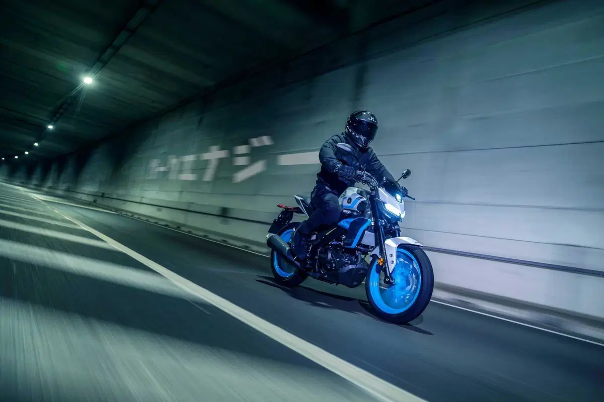 Yamaha svela la nuova generazione della MT-125 per il 2027 (42)