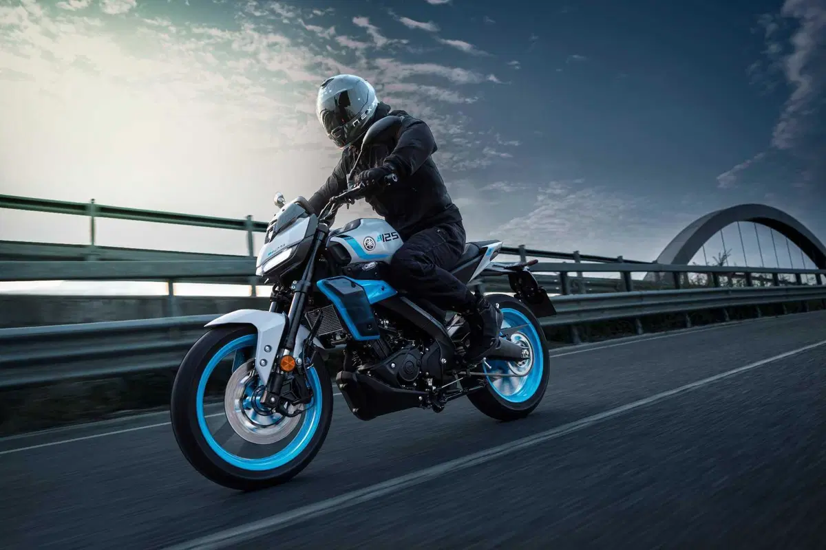 Yamaha svela la nuova generazione della MT-125 per il 2027 (45)