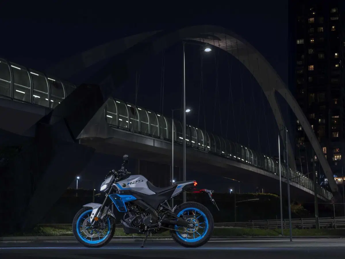 Yamaha svela la nuova generazione della MT-125 per il 2027 (56)