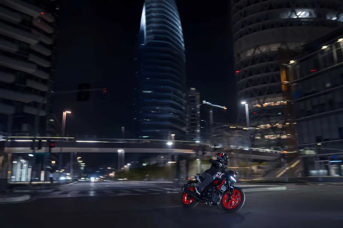 Yamaha svela la nuova generazione della MT-125 per il 2027 (66)