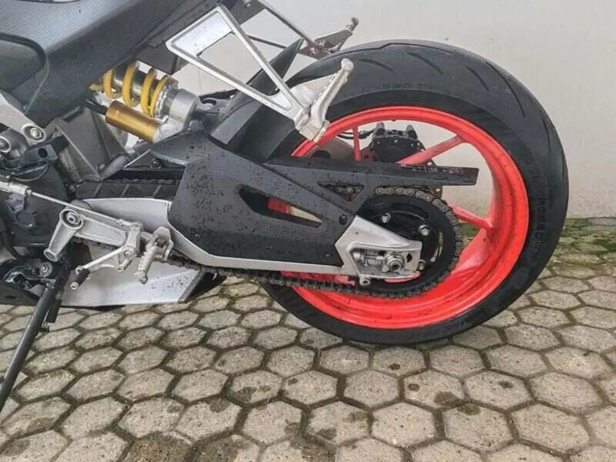 Aprilia Tuono 660 (2021 - 25) (8)