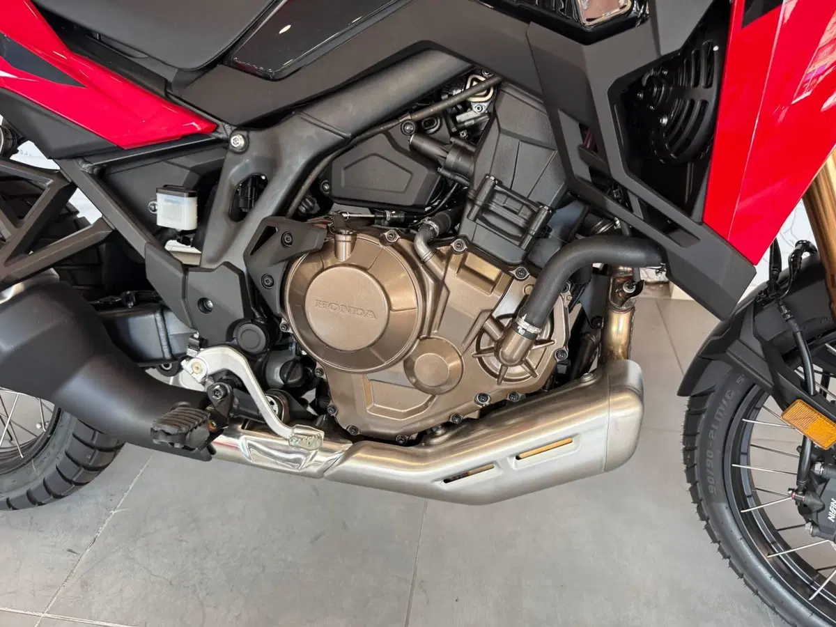 Honda Africa Twin CRF 1100L (2024 - 26) (8)