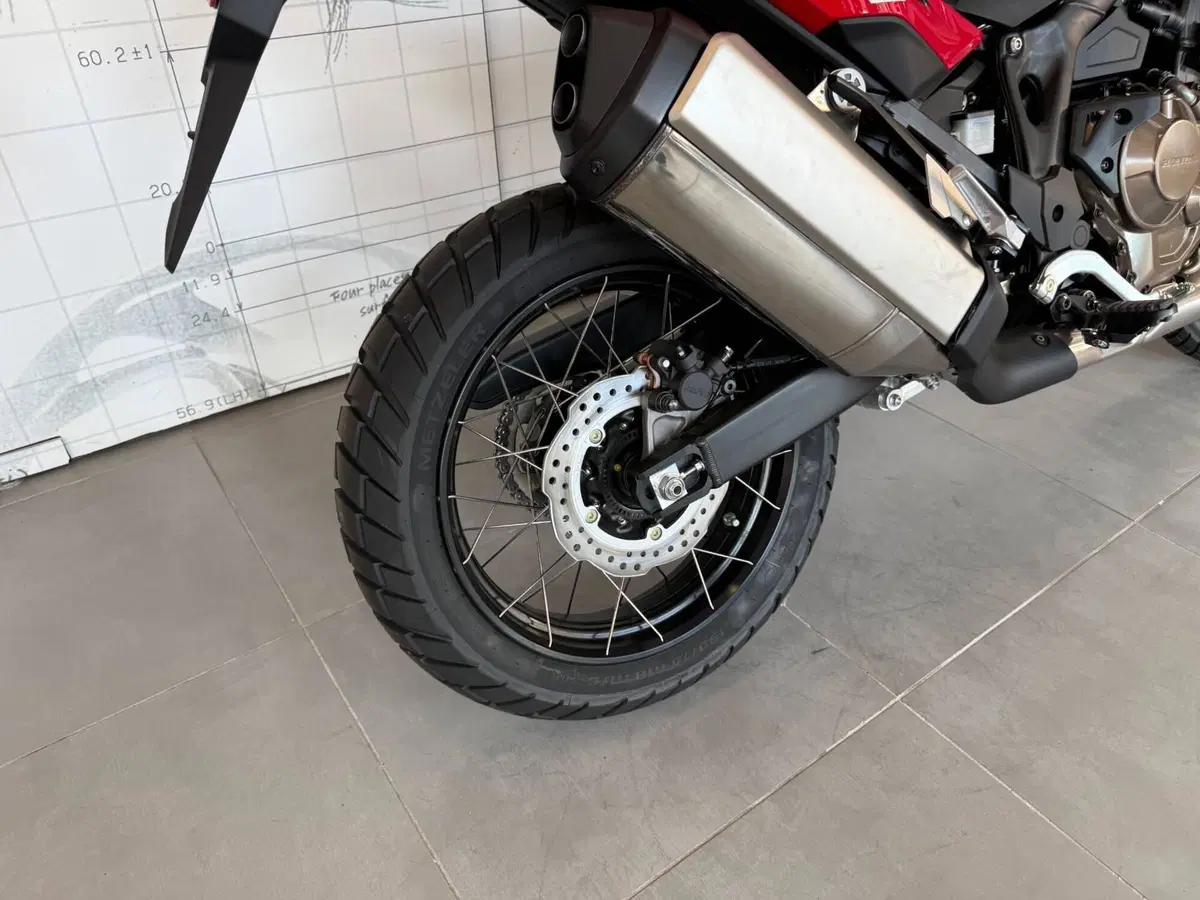 Honda Africa Twin CRF 1100L (2024 - 26) (9)