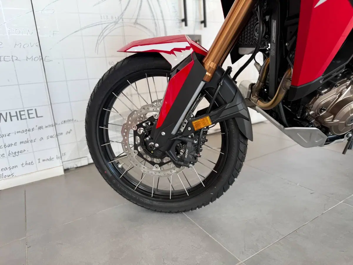 Honda Africa Twin CRF 1100L (2024 - 26) (11)