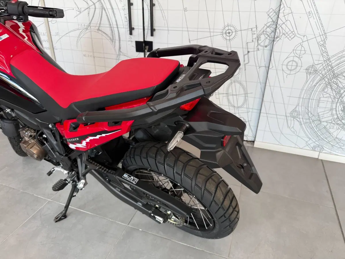 Honda Africa Twin CRF 1100L (2024 - 26) (15)