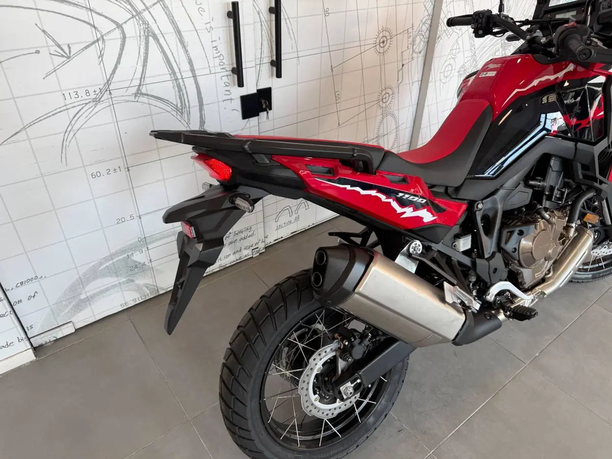 Honda Africa Twin CRF 1100L (2024 - 26) (10)
