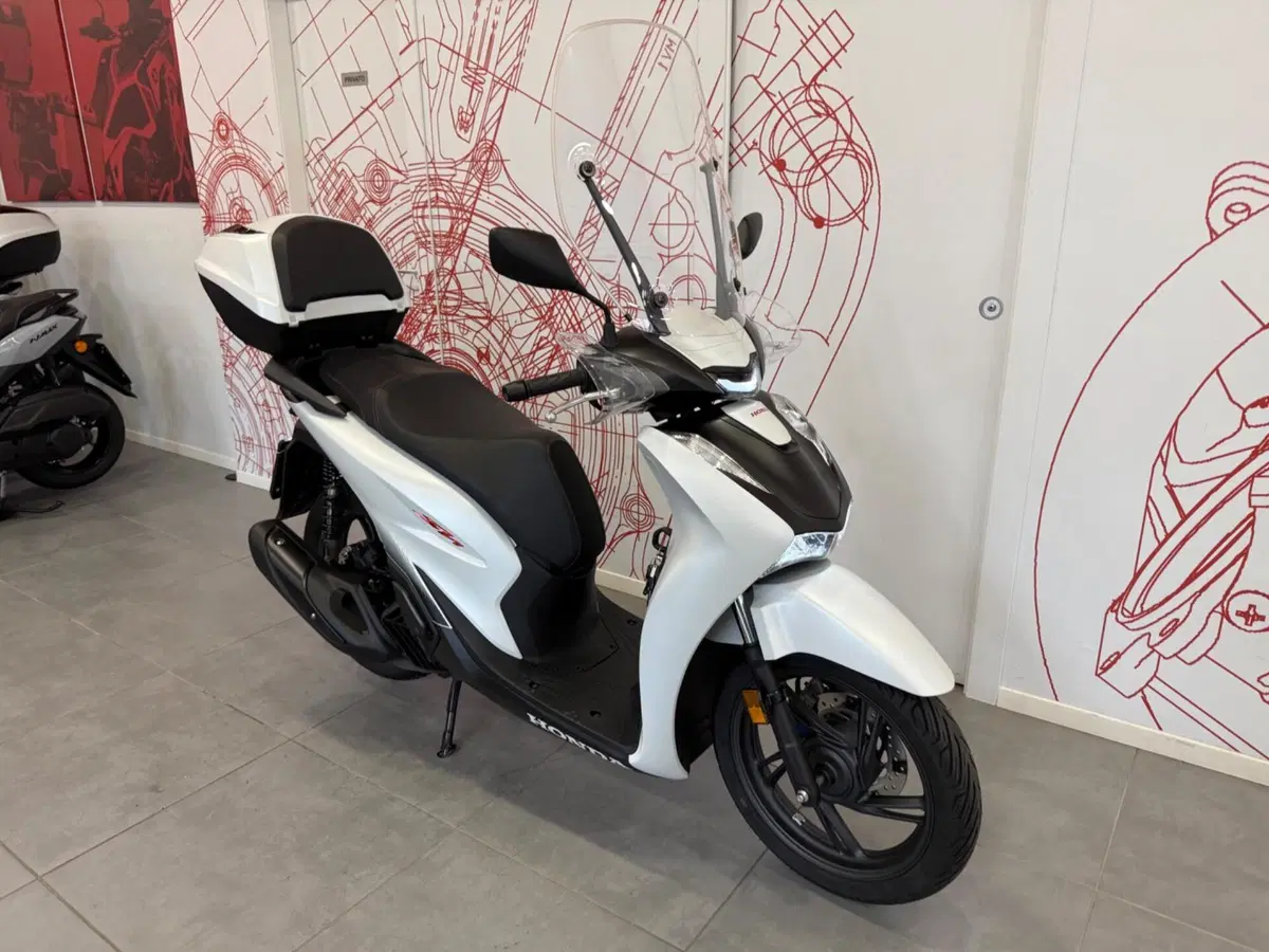 Honda SH 125i (2024 - 25) (2)