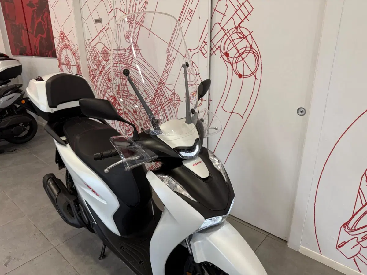 Honda SH 125i (2024 - 25) (10)