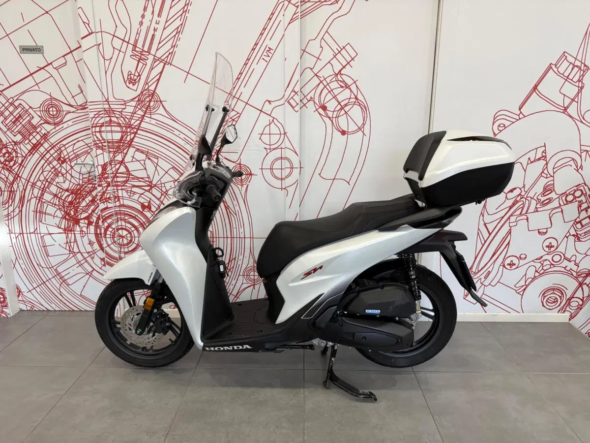 Honda SH 125i (2024 - 25) (4)