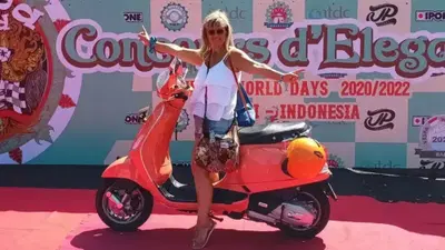 È morta in un incidente Sandra Carozzi: girava il mondo con la Vespa