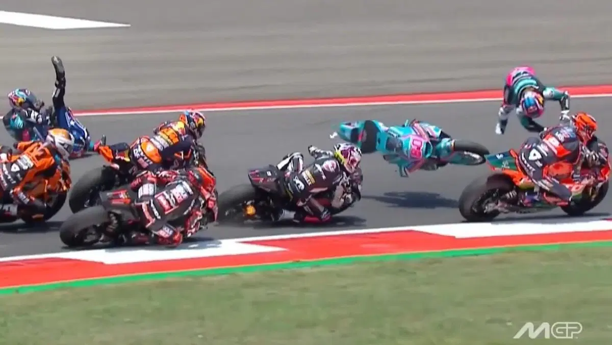 Moto2, David Alonso durissimo con Holgado dopo l'incidente in Indonesia: "Non bisogna perdere tempo con persone che non lo meritano" (2)