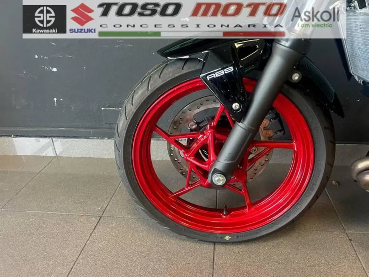 Kawasaki Z 500 SE (2024 - 27) (7)