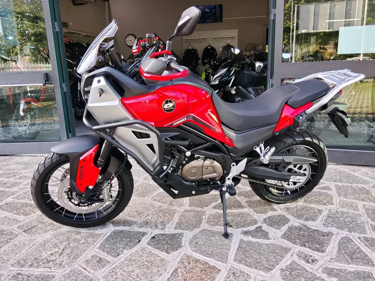 QJ Motor SVT 650 X (2025 - 26)