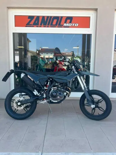 Betamotor RR 125 4T Motard T - X Special Edition (2025 - 26) nuova