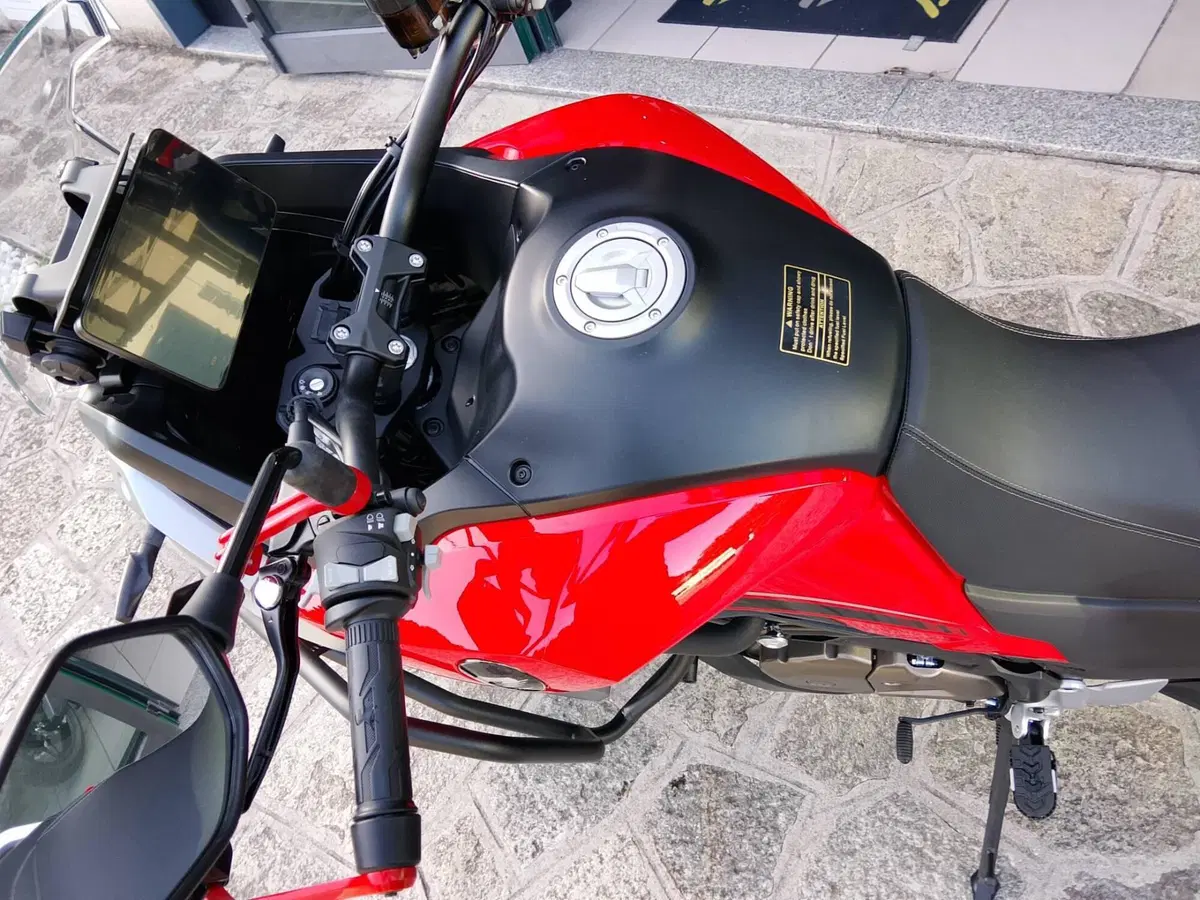 QJ Motor SVT 650 X (2025 - 26) (4)