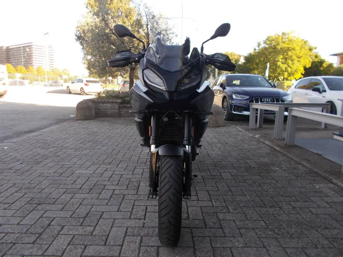 Bmw F 900 XR (2025 - 27) (2)