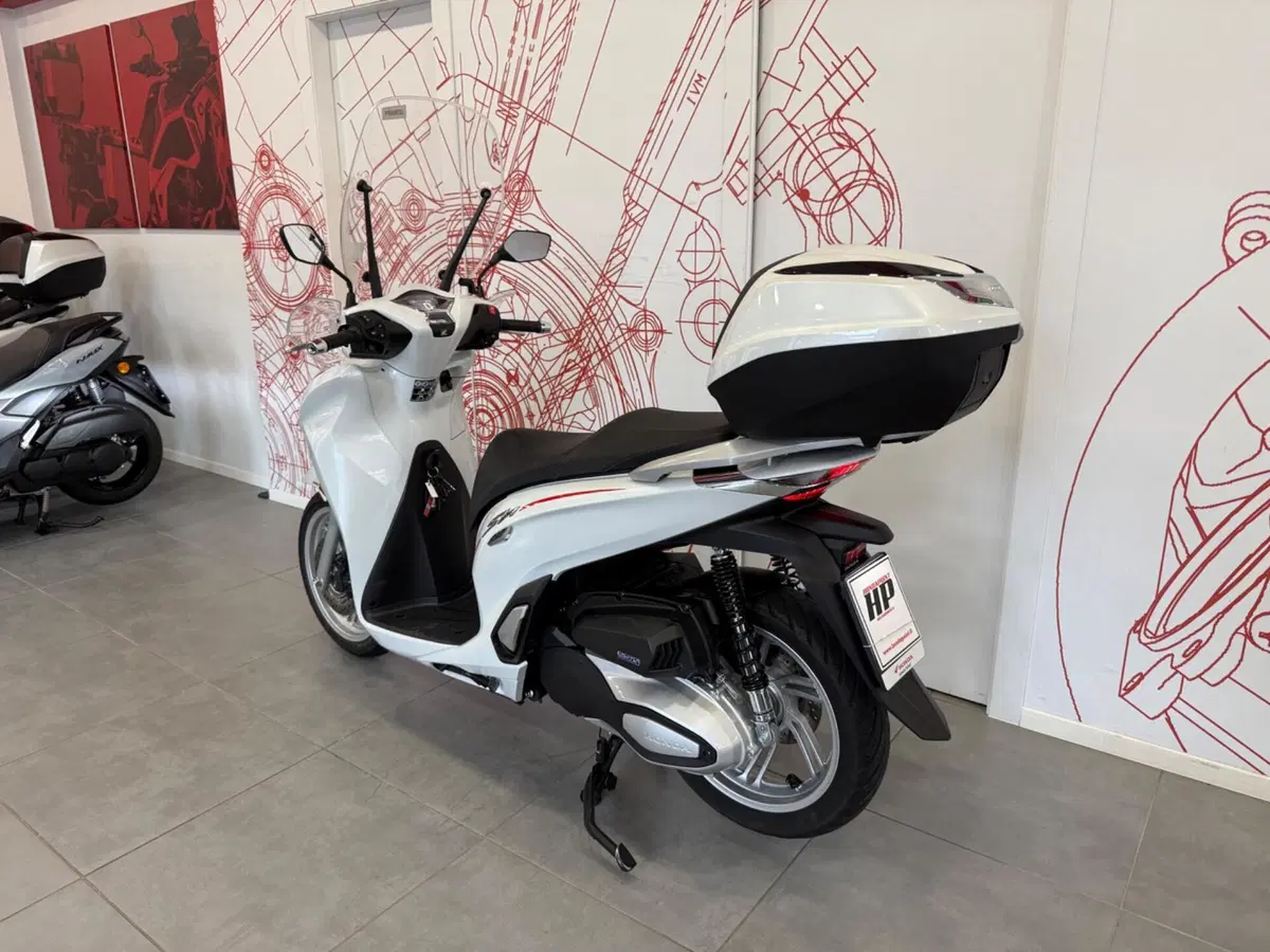 Honda SH 350 (2021 - 24) (6)