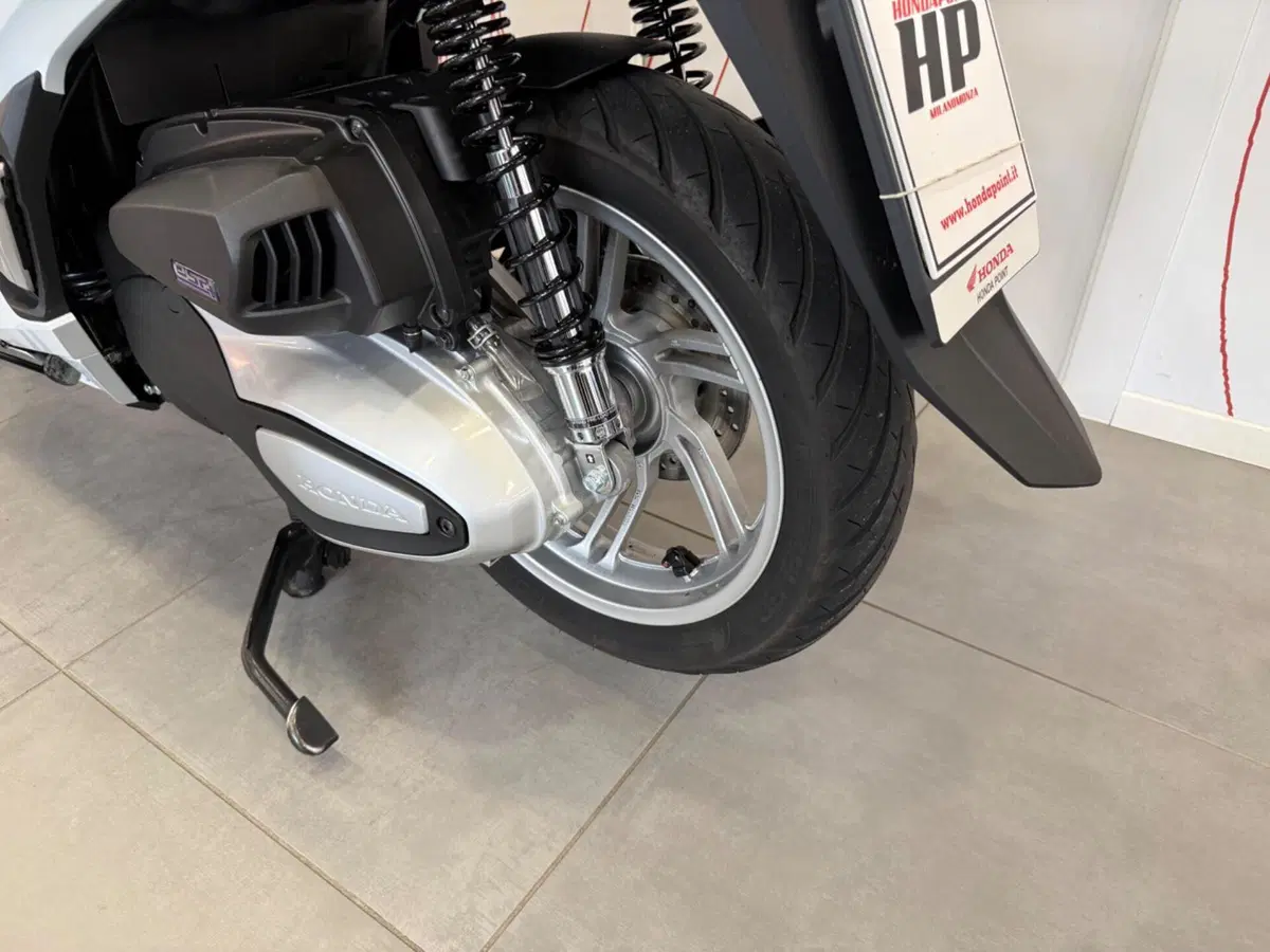 Honda SH 350 (2021 - 24) (14)