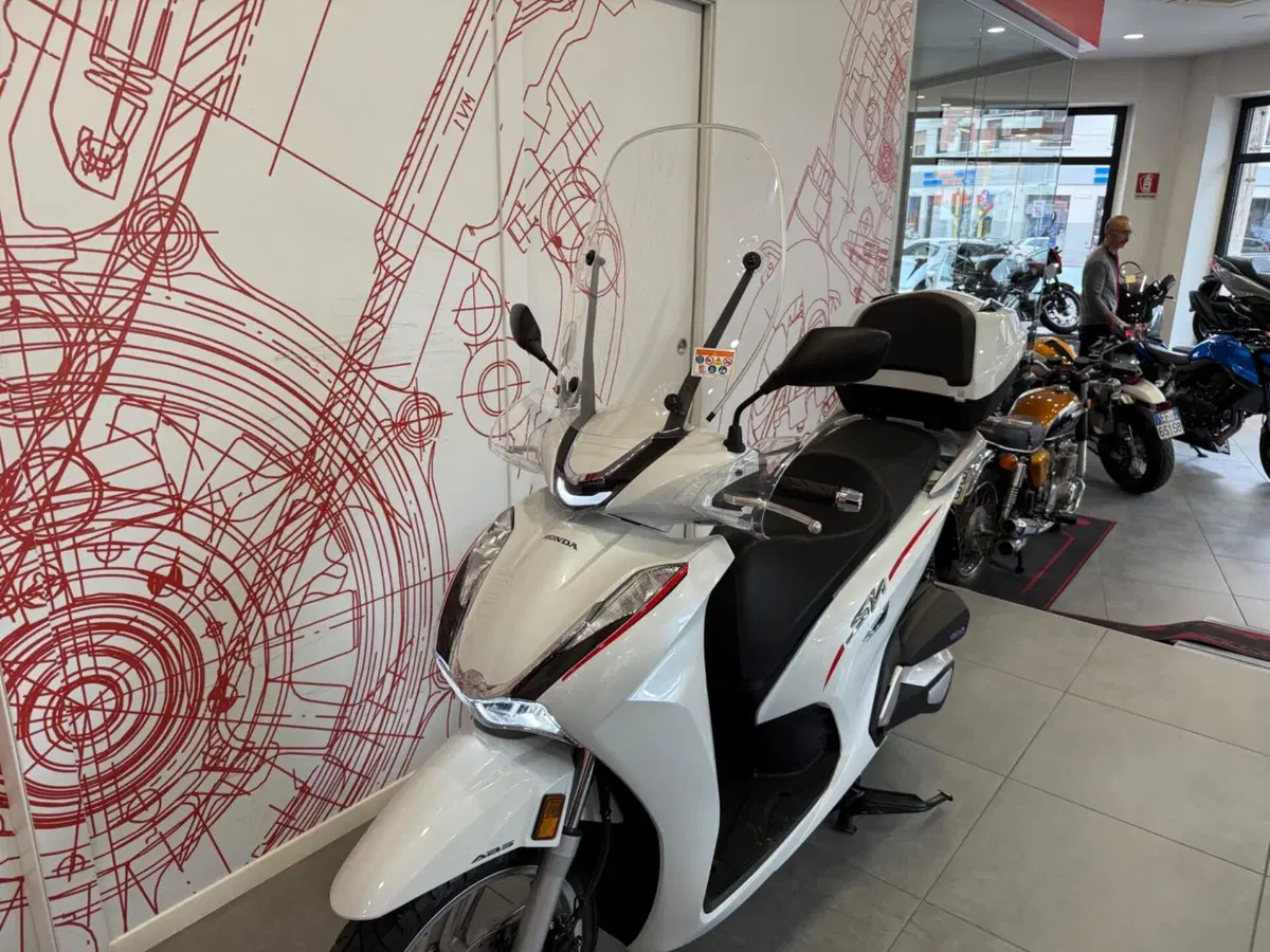 Honda SH 350 (2021 - 24) (13)