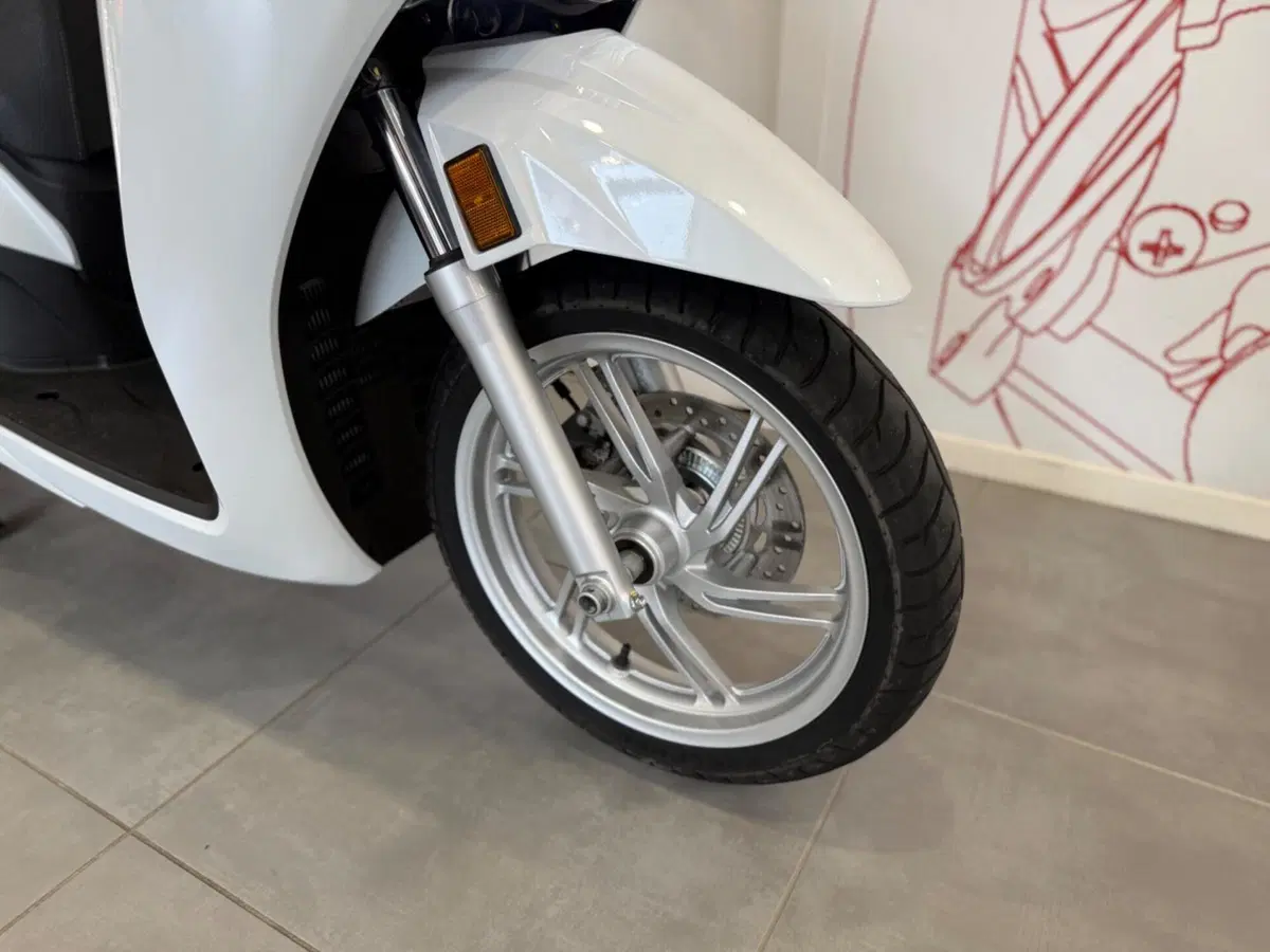 Honda SH 350 (2021 - 24) (8)