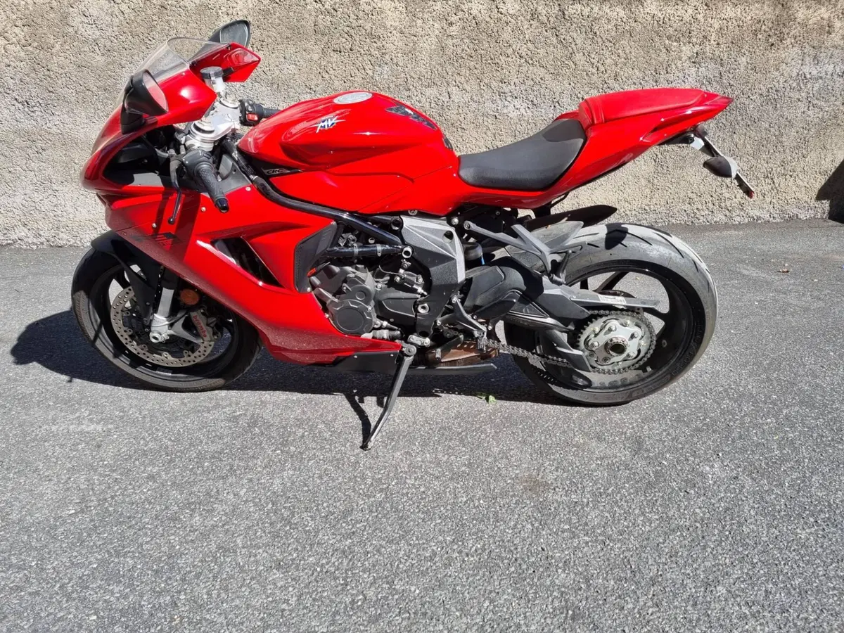 MV Agusta F3 800 Rosso (2021 - 23) (5)