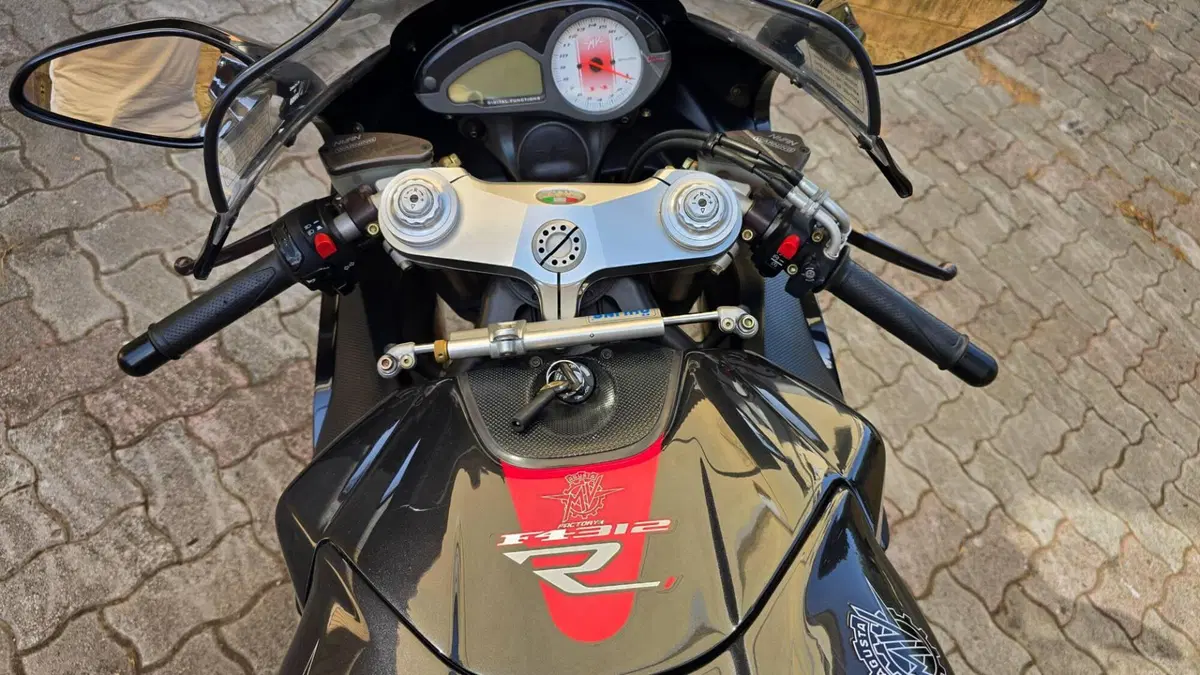 MV Agusta F4 1000 312 R (2007 - 09) (2)