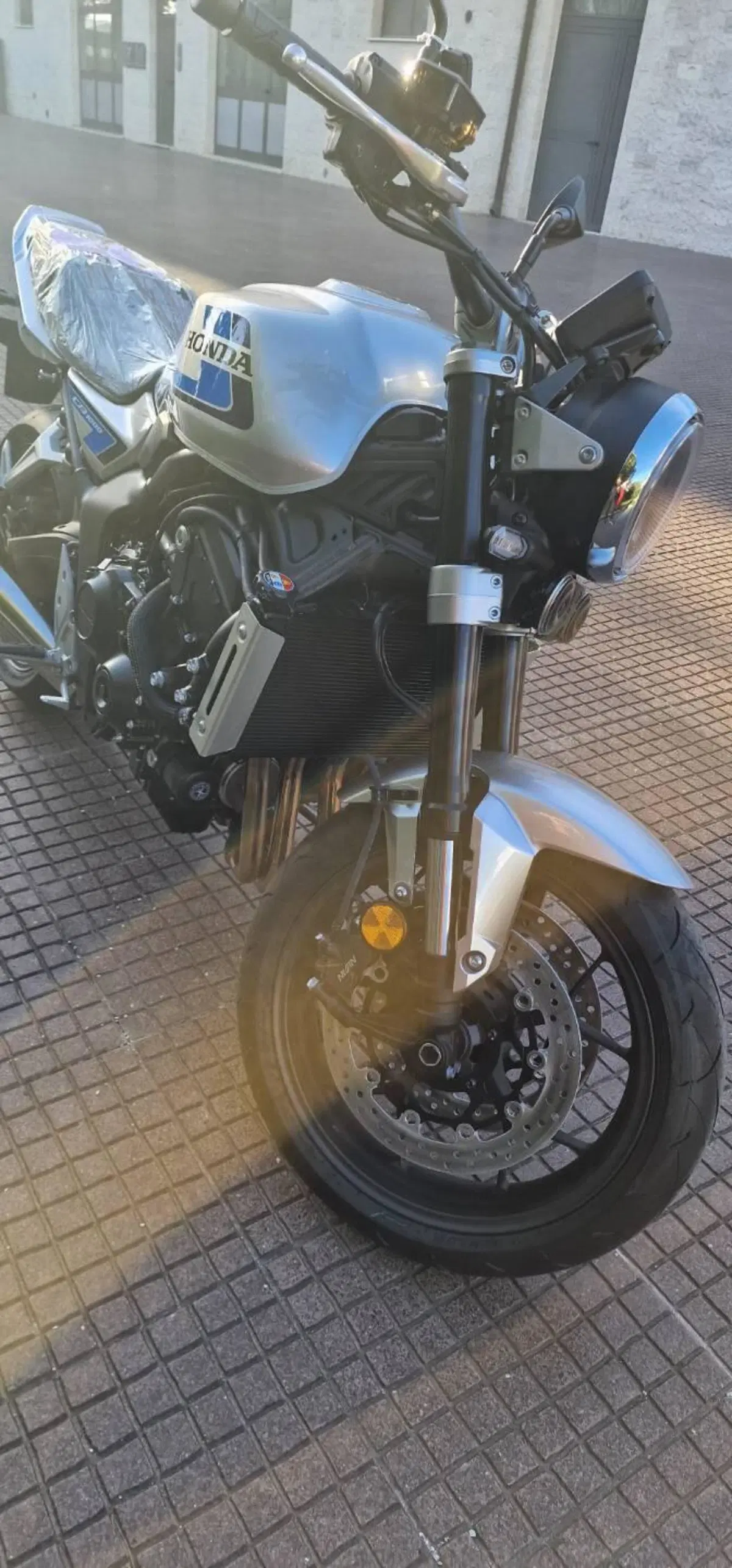 Honda CB 1000 F (2026) (4)