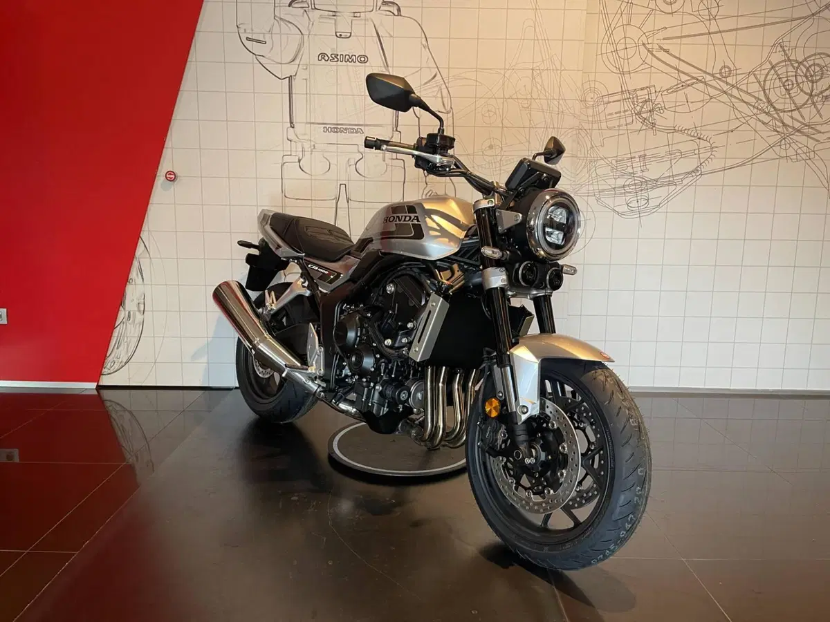 Honda CB 1000 F (2026) (2)