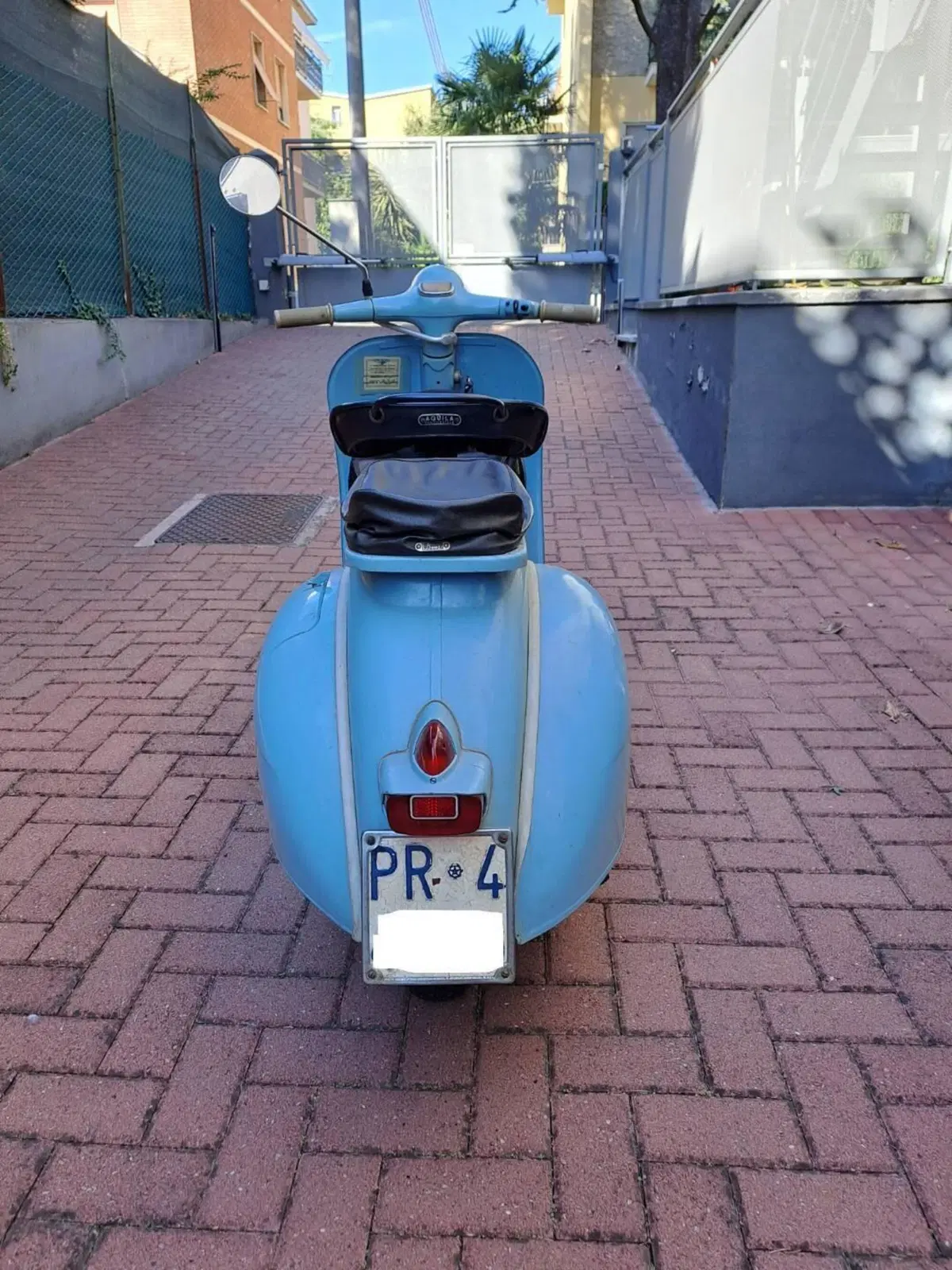 Piaggio Vespa 125 VNB1T (2)