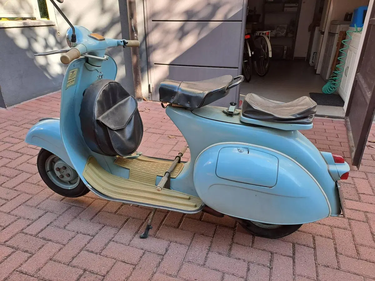 Piaggio Vespa 125 VNB1T (3)