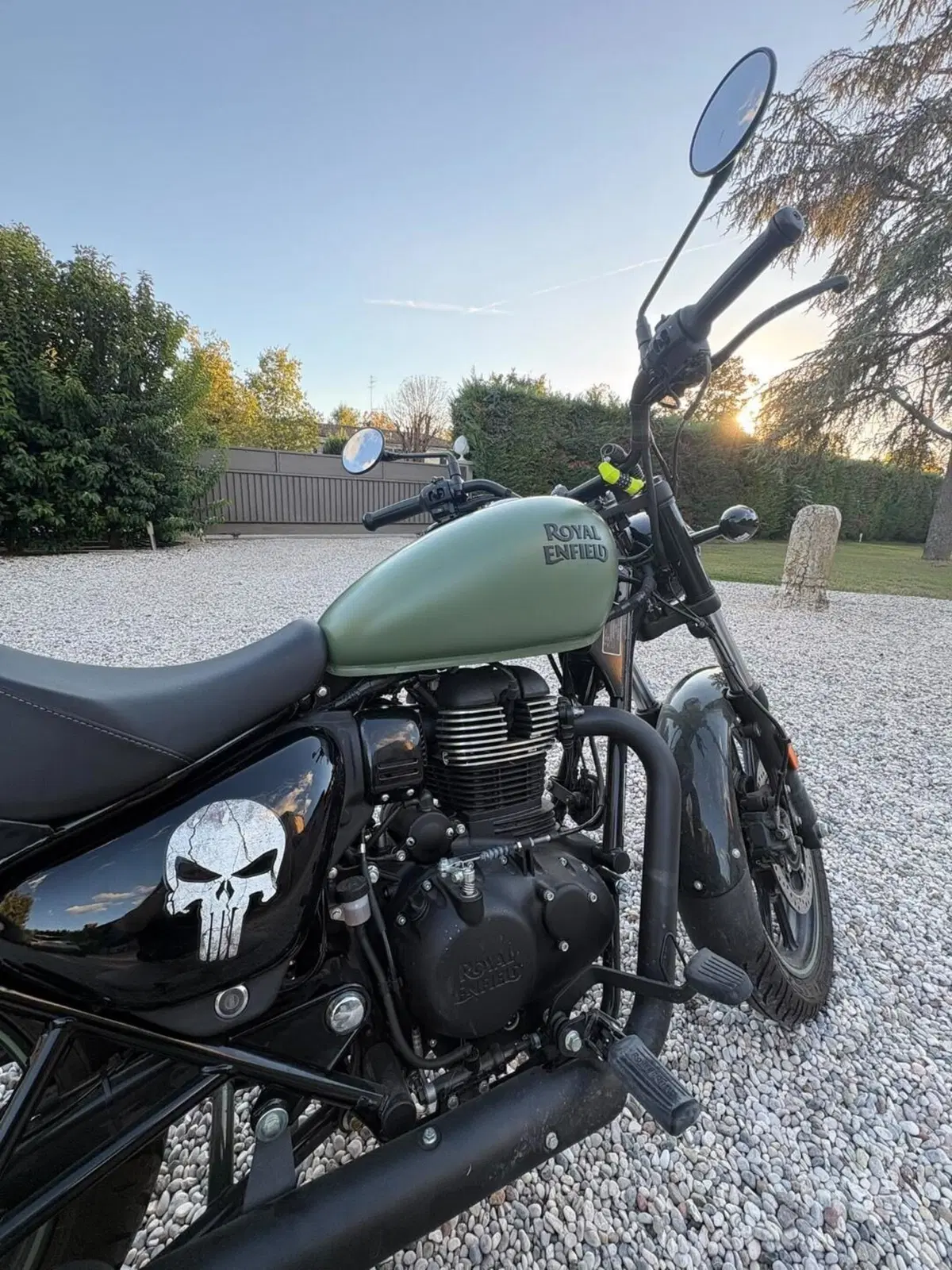 Royal Enfield Meteor 350 (2021 - 26) (3)
