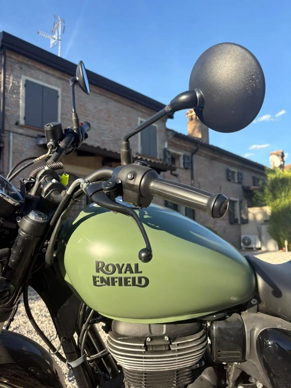 Royal Enfield Meteor 350 (2021 - 26) (9)