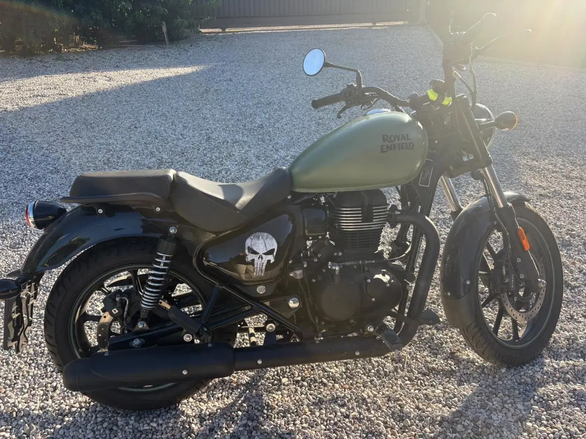 Royal Enfield Meteor 350 (2021 - 26) (10)