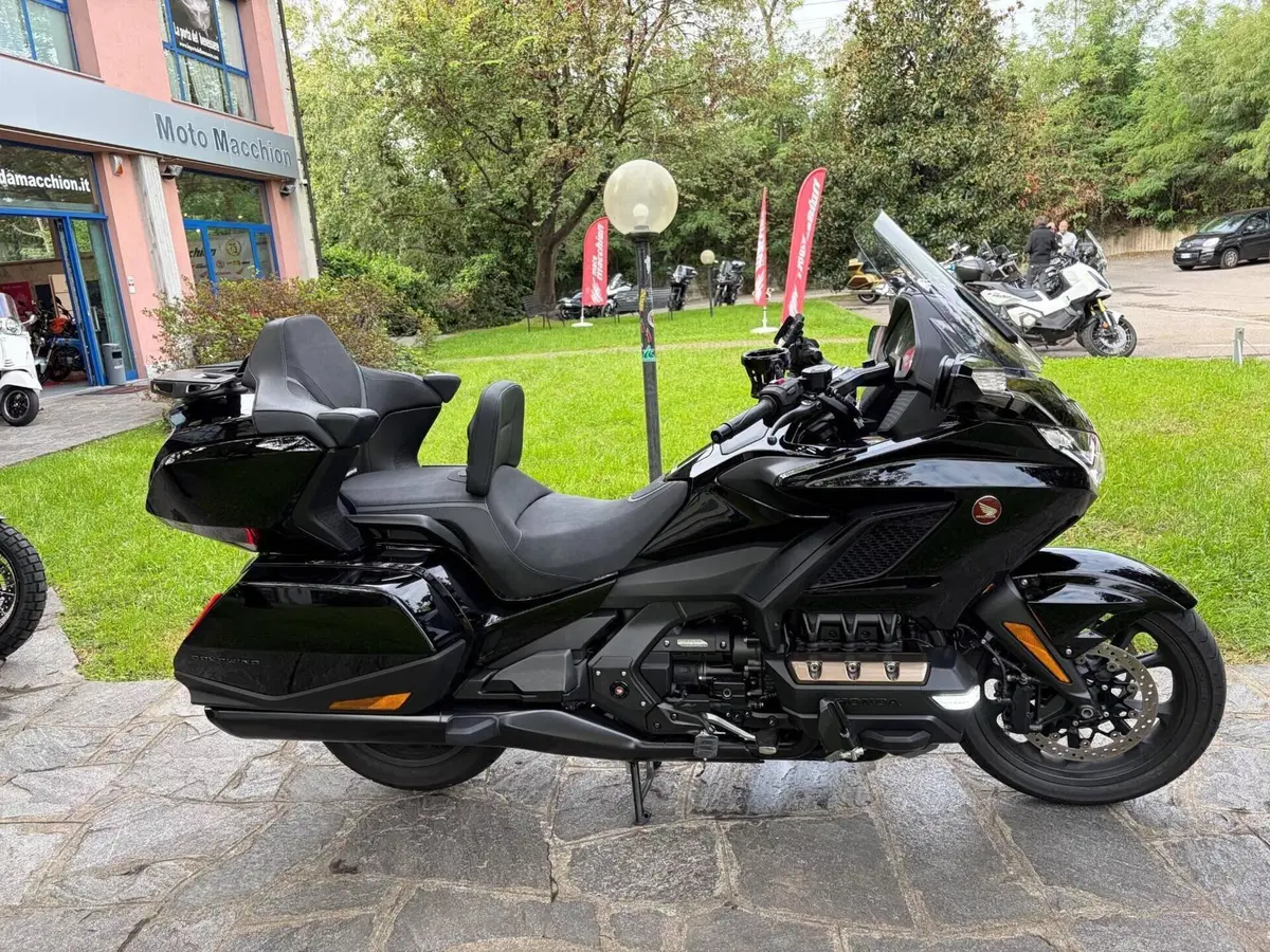 Honda GL 1800 Gold Wing Tour DCT & Airbag (2022 - 24) (6)