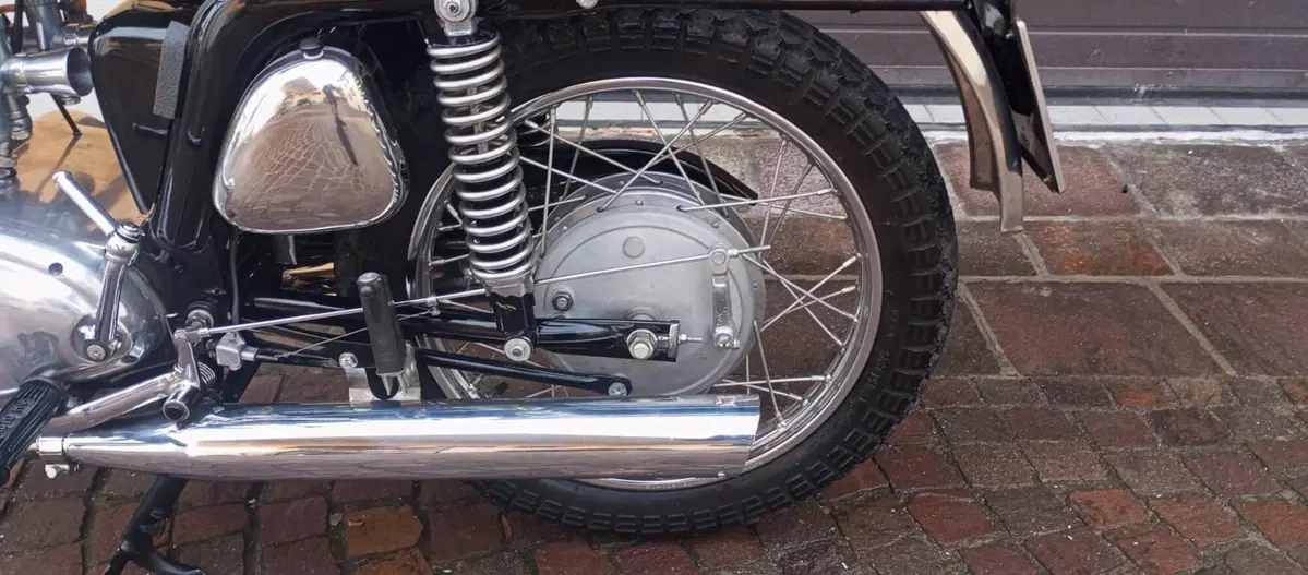 MV Agusta 250 B 1969 ( RESTAURATA) (5)