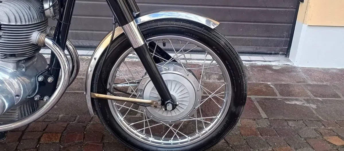 MV Agusta 250 B 1969 ( RESTAURATA) (8)