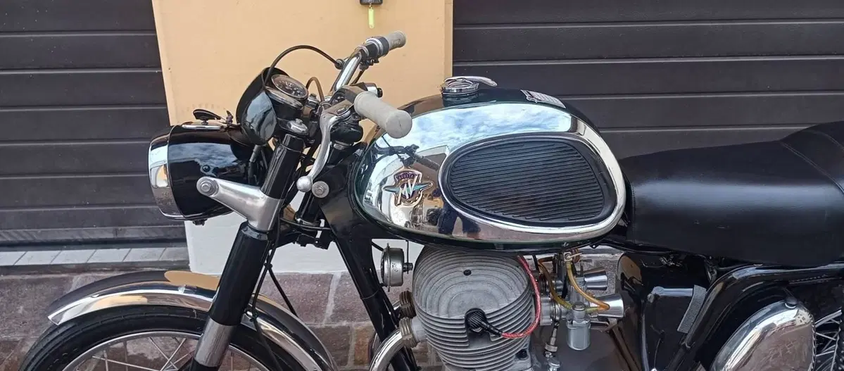 MV Agusta 250 B 1969 ( RESTAURATA) (20)