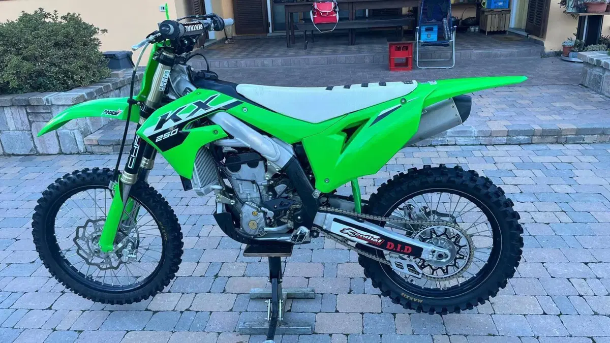Kawasaki KX250F (2023) (2)