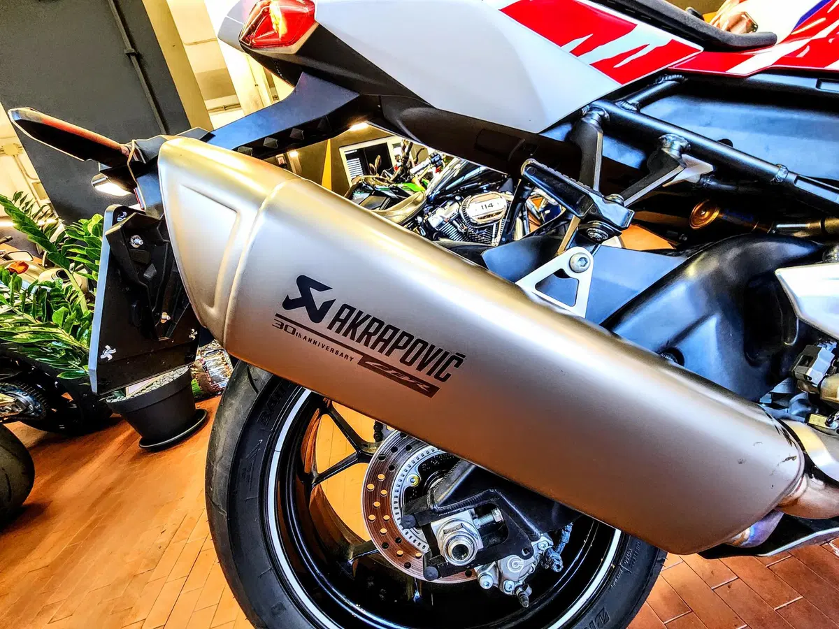 Honda CBR 1000 RR-R Fireblade SP 30th Anniversary (2022 - 23) (12)