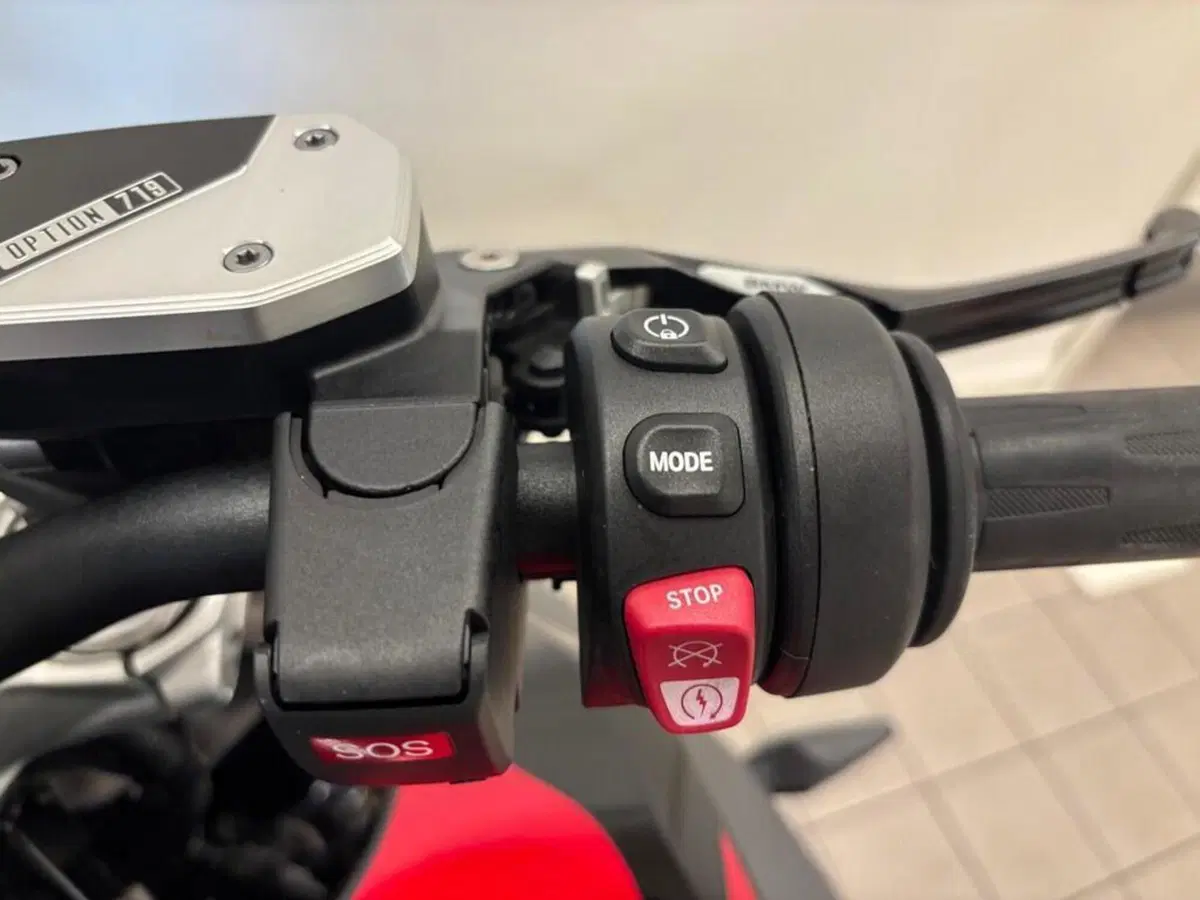 Bmw R 1300 R (2026 - 27) (7)