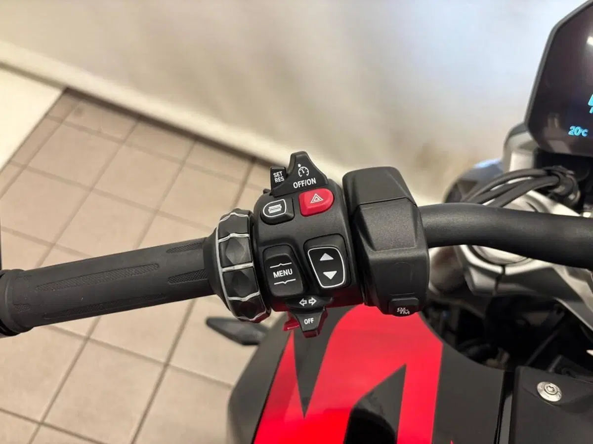 Bmw R 1300 R (2026 - 27) (8)
