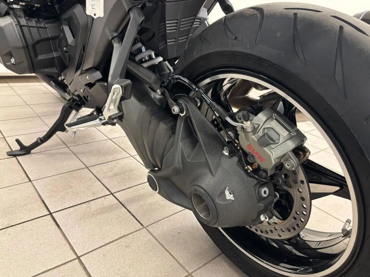Bmw R 1300 R (2026 - 27) (12)