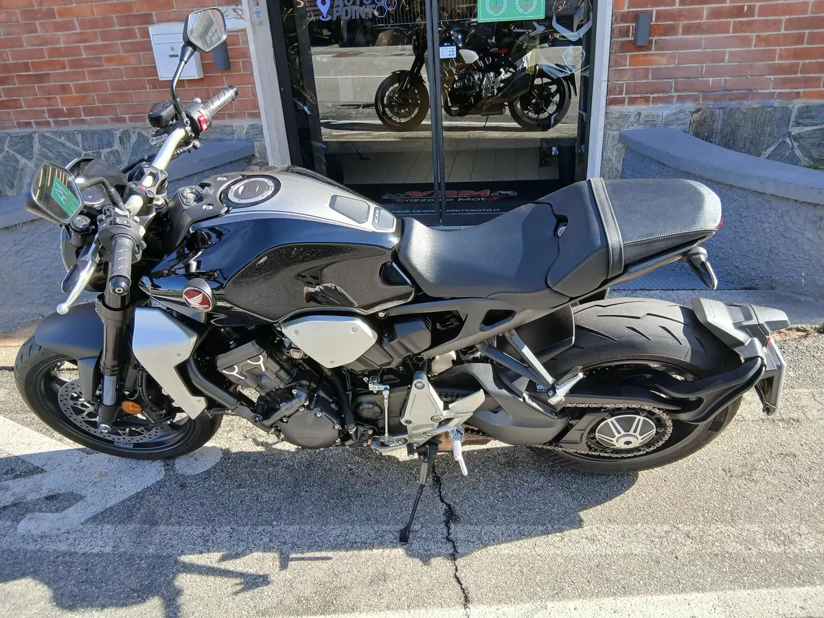 Honda CB 1000 R + Neo Sport Cafè (2019 - 20) (2)