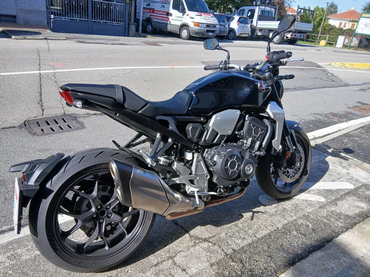Honda CB 1000 R + Neo Sport Cafè (2019 - 20) (3)