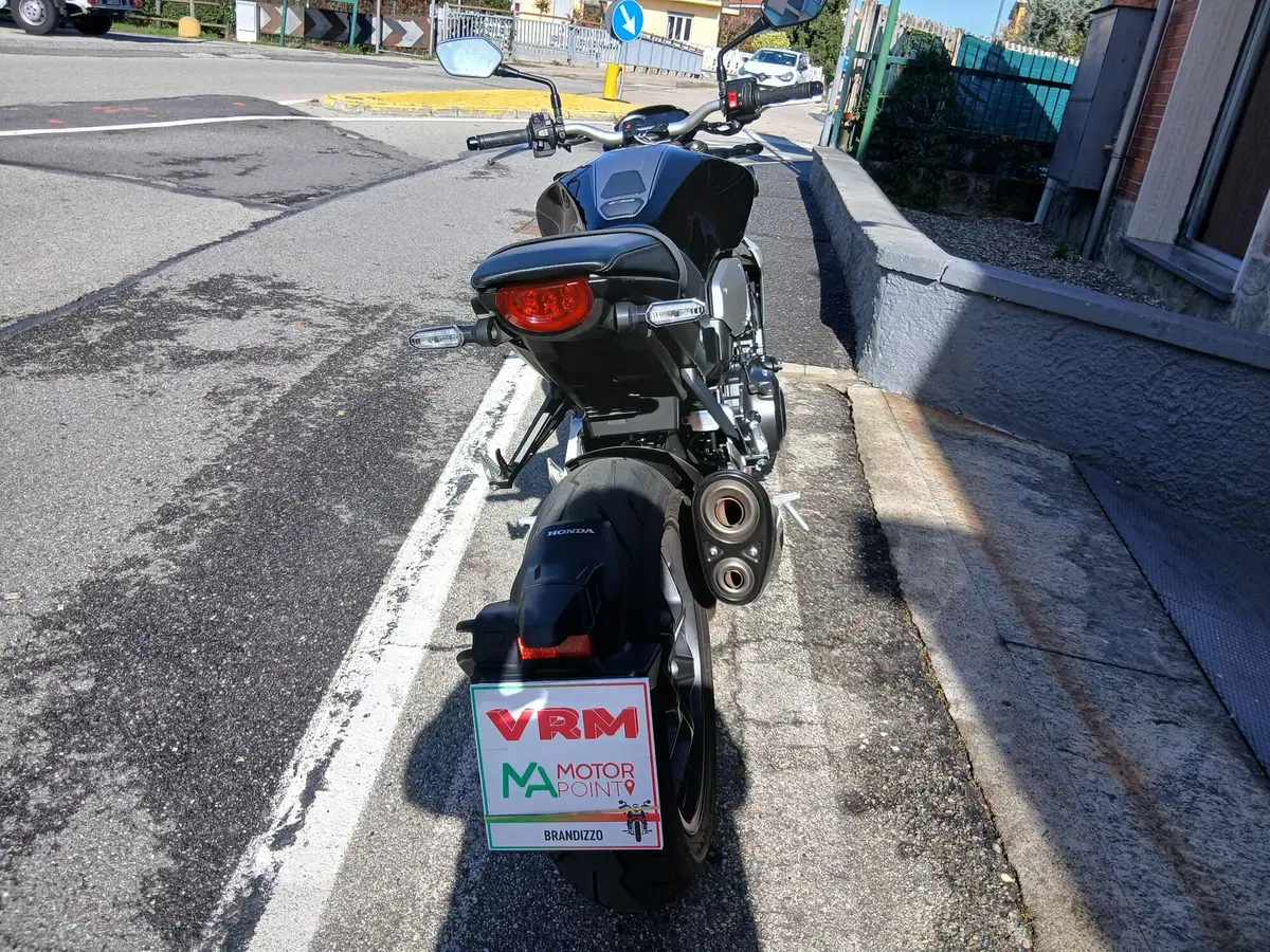 Honda CB 1000 R + Neo Sport Cafè (2019 - 20) (4)