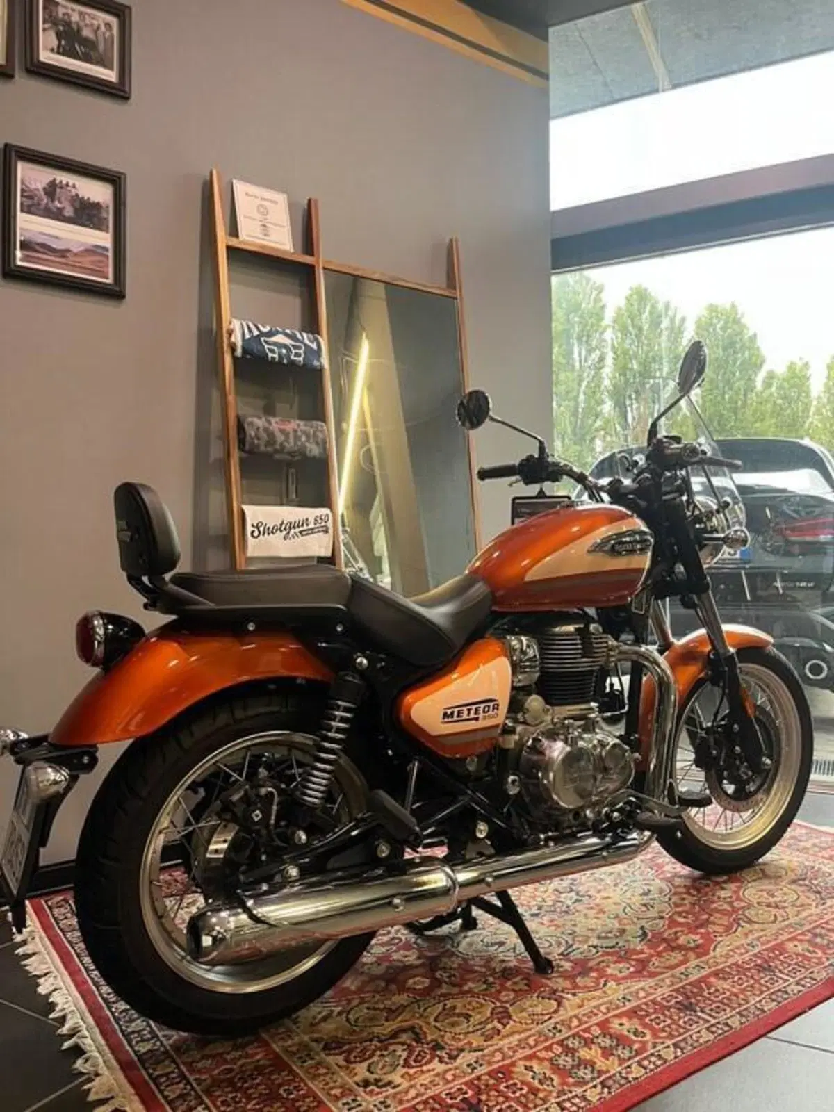 Royal Enfield Meteor 350 Aurora (2024 - 26) (2)